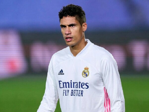 Real Madrid beri lampu hijau pada MU untuk rekrut Raphael Varane