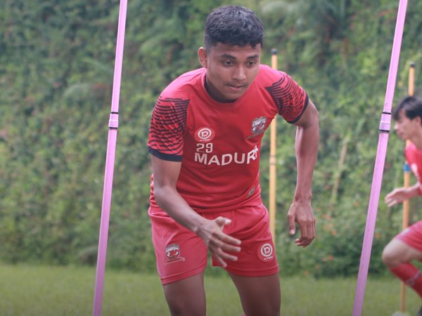 Fadillah Nur Rahman saat berlatih bersama Madura United