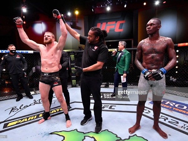 Israel Adesanya mengaku tidak keberatan ketika dinyatakan kalah dari Jan Blachowicz