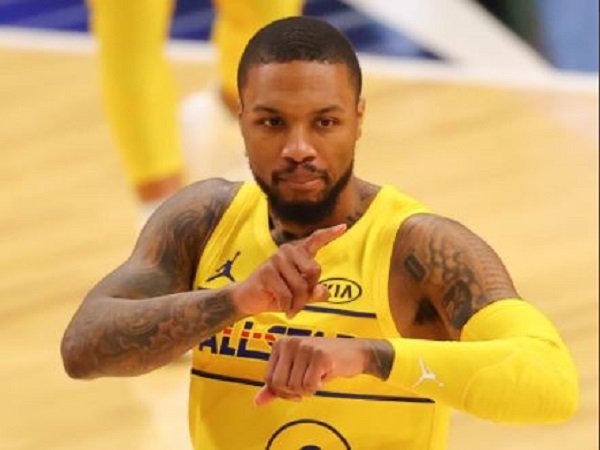 Tembakan tiga angka Damian Lillard yang menentukan kemenangan Tim LeBron.
