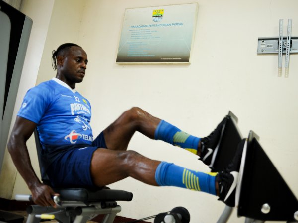 Bek Persib, Victor Igbonefo