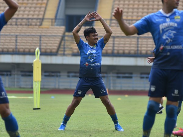 Penyerang Persib, Ferdinand Sinaga
