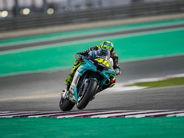 Valentino Rossi lagi-lagi keluhkan masalah mesin pada motor Yamaha.