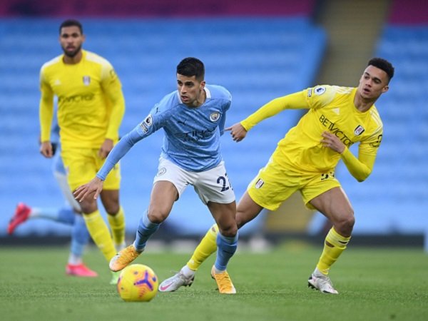 Manchester City hadapi Fulham dalam pertandingan lanjutan Premier League.
