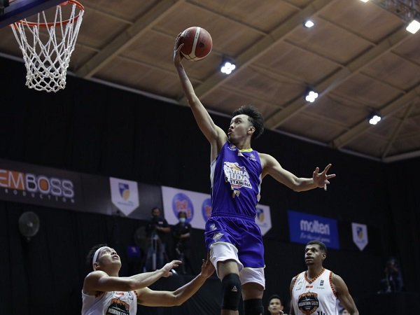 Satria Muda Pertamina raih kemenangan pertama di IBL 2021.