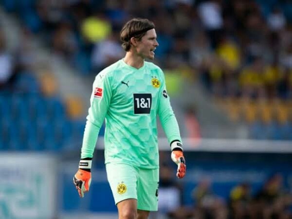 Marwin Hitz senang dengan menit bermainnya di Borussia Dortmund