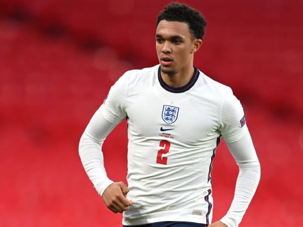 Southgate Tantang Alexander-Arnold Kembali ke Skuat Timnas Inggris