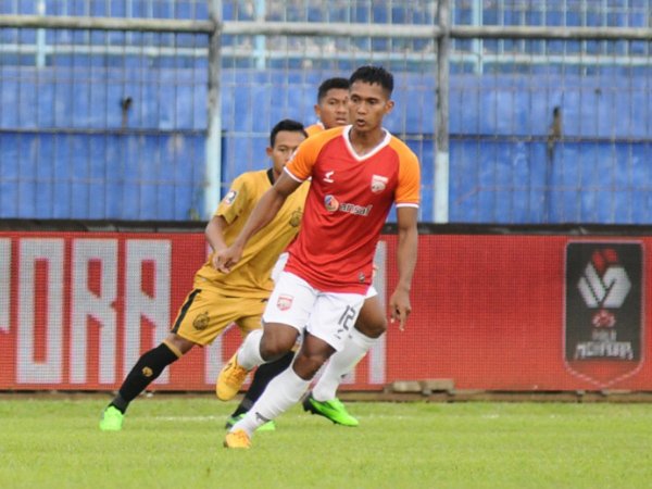 Hendro Siswanto saat melakoni laga debut bersama Borneo FC