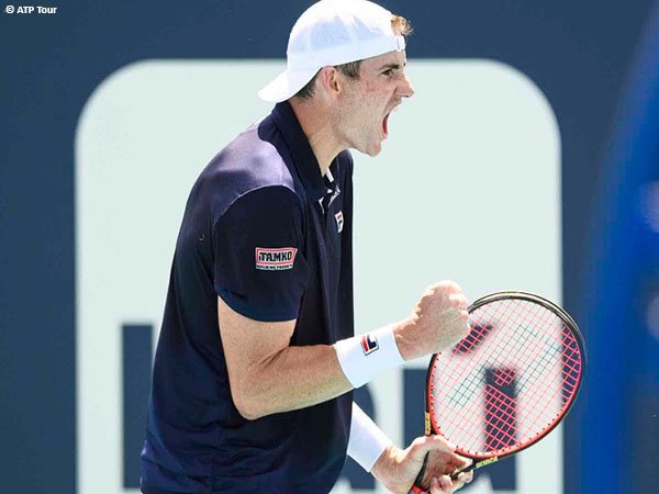 John Isner melenggang ke babak keempat Miami Open 2021