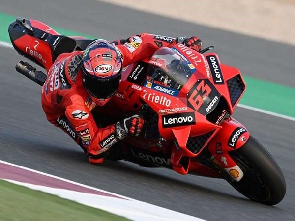 Jorge Lorenzo bicara soal kegagalan Francesco Bagnaia juara di GP Qatar.