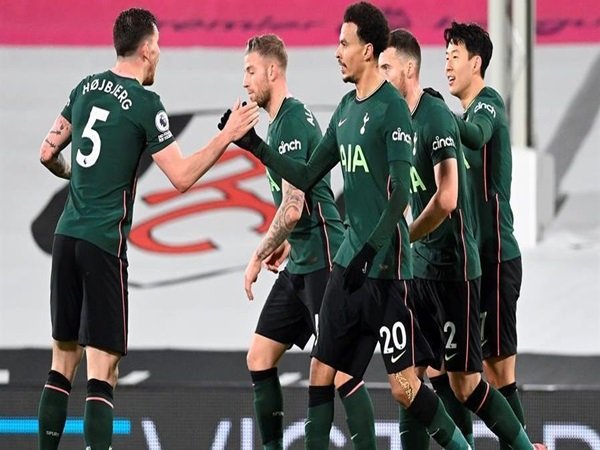 Berbatov jagokan Tottenham menang vs Newcastle