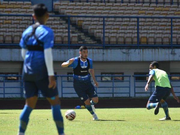 Farshad Noor ketika berlatih