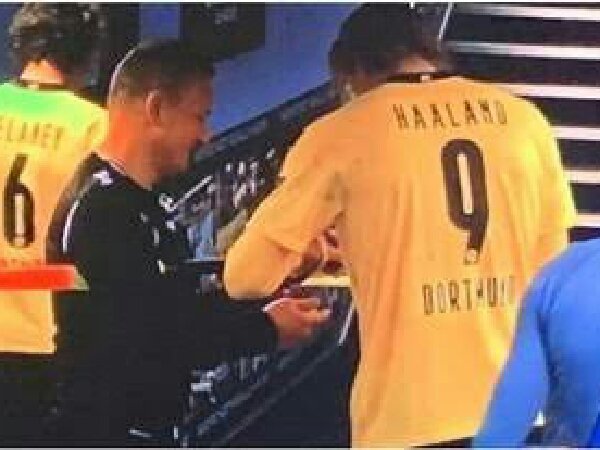 linesman yang meminta tanda tangan Erling Haaland akhirnya dihukum