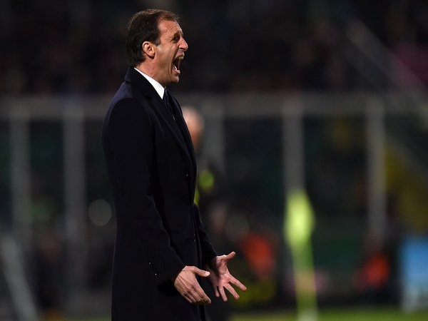 Bayern Muenchen dilaporkan sedang mendekati Massimiliano Allegri untuk menggantikan posisi dari Hansi Flick / via Getty Images