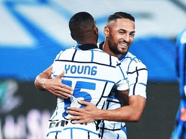 Danilo D'Ambrosio menjadi target incaran AC Milan di bursa transfer musim panas esok / via Getty Images