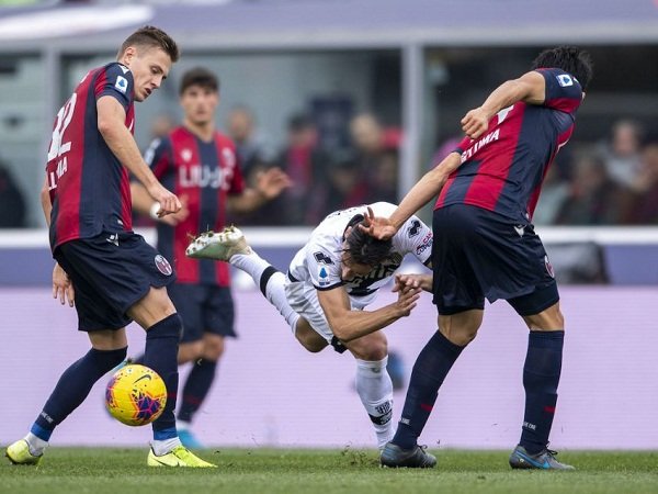 Milan bidik tiga bintang Bologna