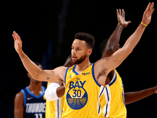 Magic Johnson prediksi Stephen Curry bakal raih gelar MVP musim ini.