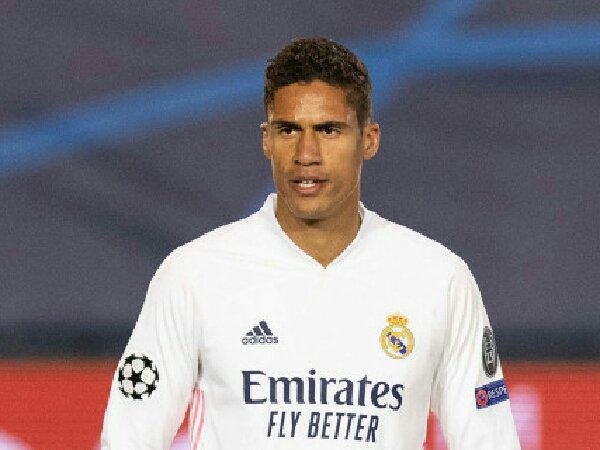 MU dan Chelsea dapat angin segar setelah mengetahui Raphael Varane ingin ke Liga Premier