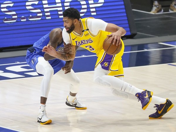 Frank Vogel prediksi Anthony Davis tidak bisa optimal hingga beberapa laga ke depan.