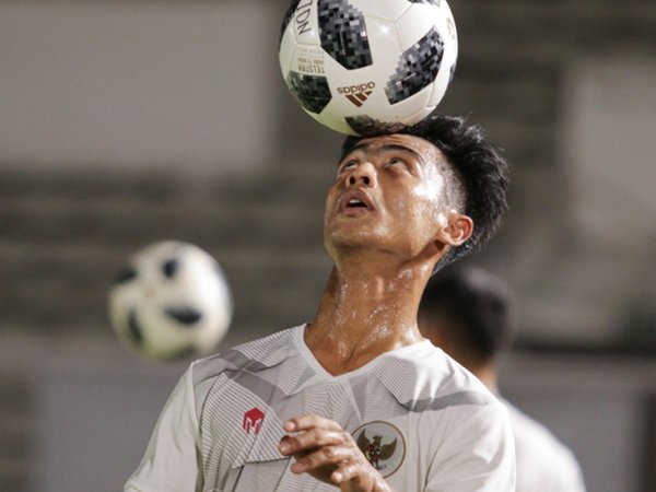 Pratama Arhan berlatih bersama timnas Indonesia