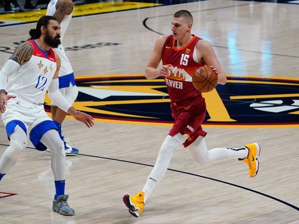 Nikola Jokic tak pusingkan soal peluang meraih gelar MVP.