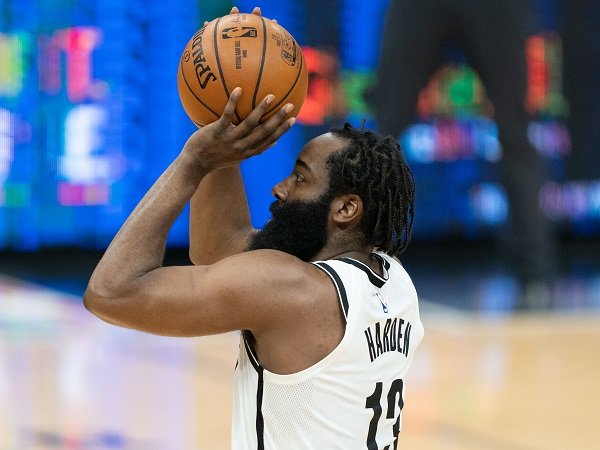 Steve Nash tak mau terburu-buru mainkan James Harden.