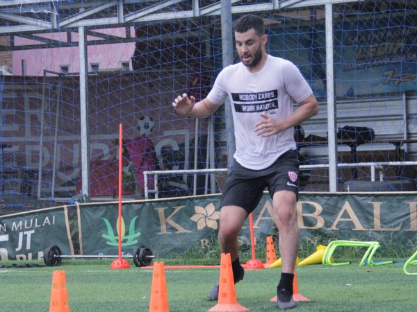 Farshad Noor ketika berlatih