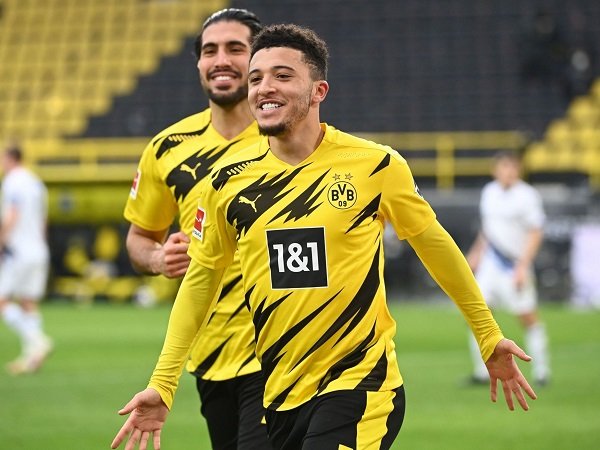 Manchester United dan Manchester City dikabarkan menjadi yang terdepan dalam bursa perburuan Jadon Sancho.