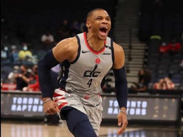 Oscar Robertson puji performa Russell Westbrook.