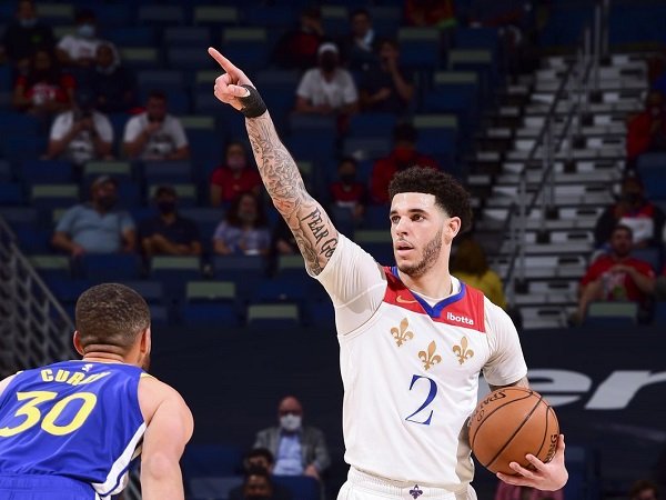 Chicago Bulls tertarik datangkan Lonzo Ball ataupun Dennis Schroder.