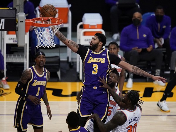 Los Angeles Lakers pulangkan New York Knicks dengan tangan hampa.