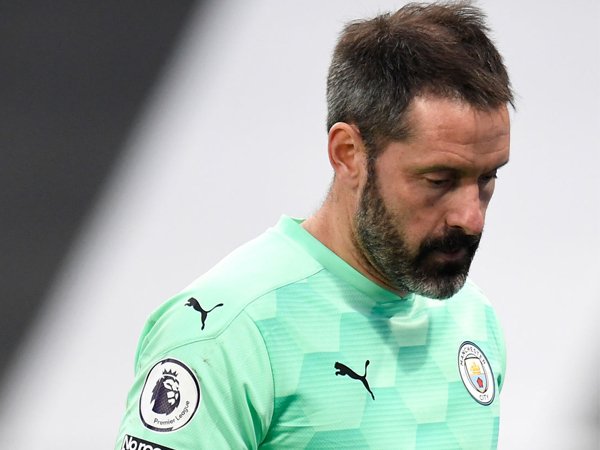 Kiper Manchester City, Scott Carson.