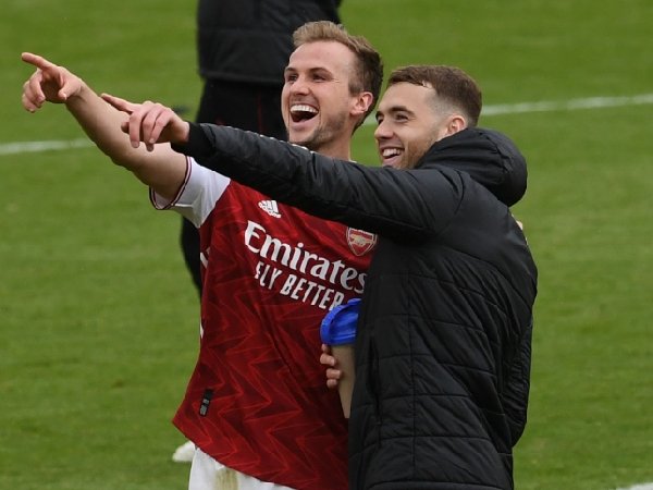 Calum Chambers minta Arsenal menjaga momentum