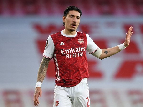 Real Betis tertarik merekrut Hector Bellerin dari Arsenal