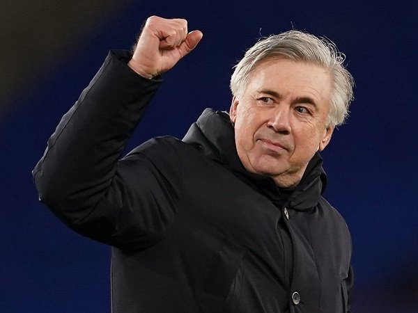 Carlo Ancelotti mengaku dihadapkan oleh kesempatan tak terduga.