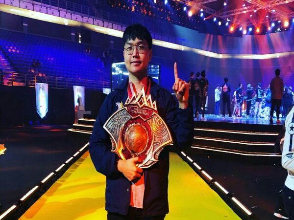 Zeys Ungkap Kunci Sukses Tangani Para Pemain Bintang EVOS Legends