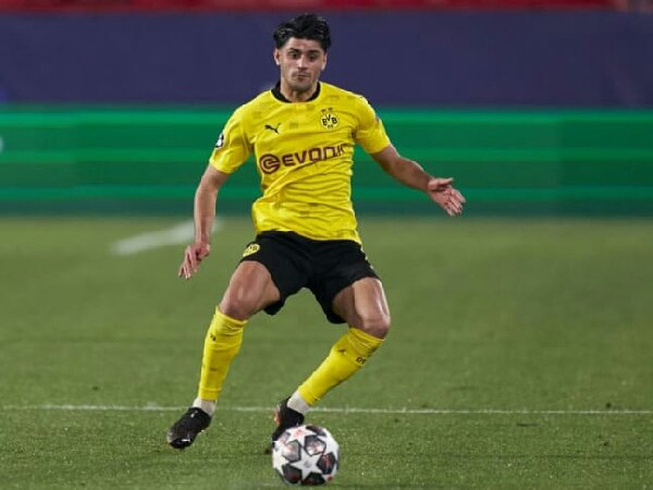 Meski kontrak hampir habis, namun Borussia Dortmund dan Mahmoud Dahoud tetap tenang
