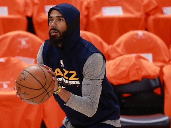 Mike Conley diharuskan menepi usai derita memar pada hamstringnya.