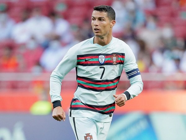Cristiano Ronaldo mendapat sambutan dingin dari publik Madrid.