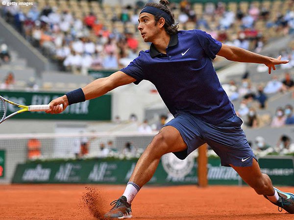 Meski rebut dua set pertama lawan Novak Djokovic di French Open 2021, Lorenzo Musetti berakhir dengan telan kekalahan