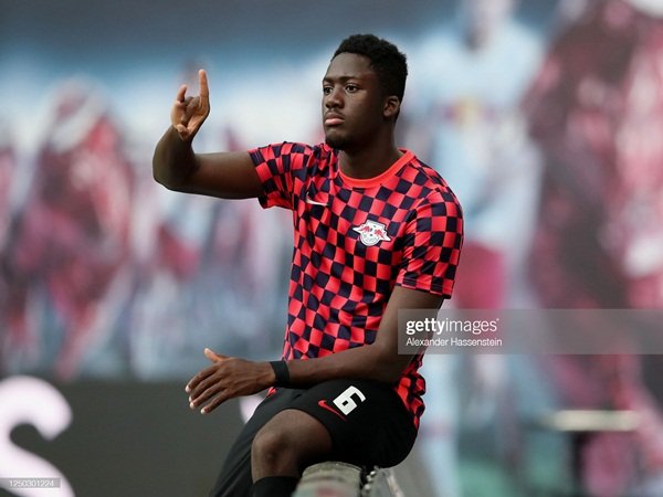 Kedatangan Ibrahima Konate dinilai tidak dapat menyelesaikan permasalahan Liverpool