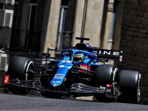 Fernando Alonso tampil ngotot demi finish keenam di GP Azerbaijan.