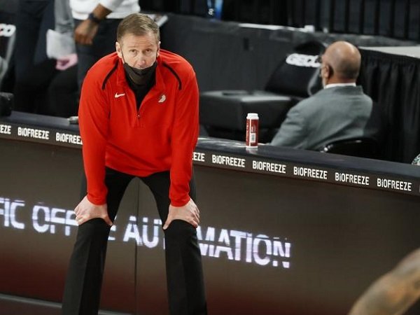Indiana Pacers dikabarkan serius mengincar Terry Stotts.