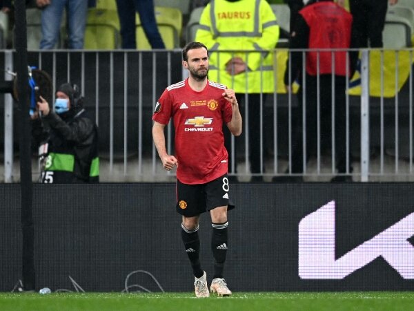 Juan Mata harus rela potong gaji jika ingin bertahan di MU