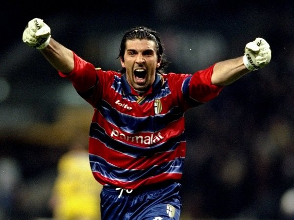 Gianluigi Buffon kembali berkostum Parma.