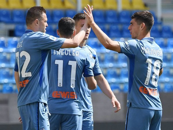 Milan lirik dua bintang Atalanta