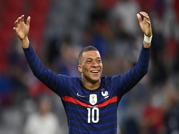 Andre Villas-Boas yakin bahwa Kylian Mbappe bakal segera menjadi penggawa dari Real Madrid / via Getty Images