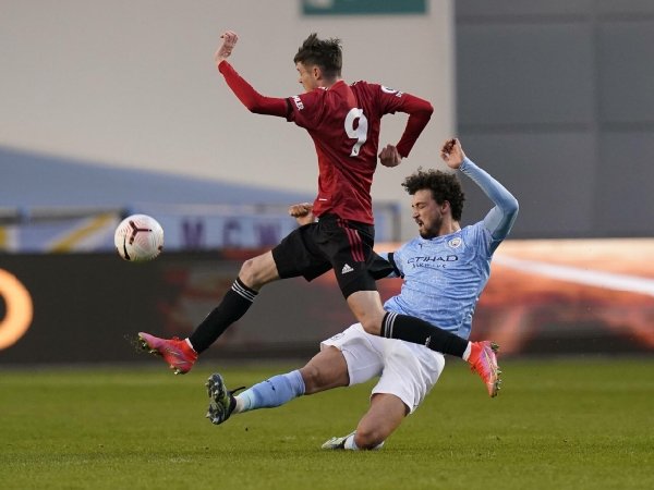 Manchester United tawarkan kontrak baru pada Joe Hugill