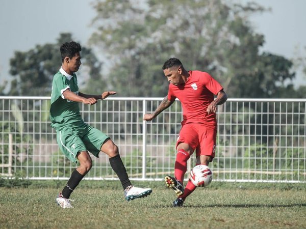 ALberto Goncalves saat memperkuat Persis Solo di laga uji coba