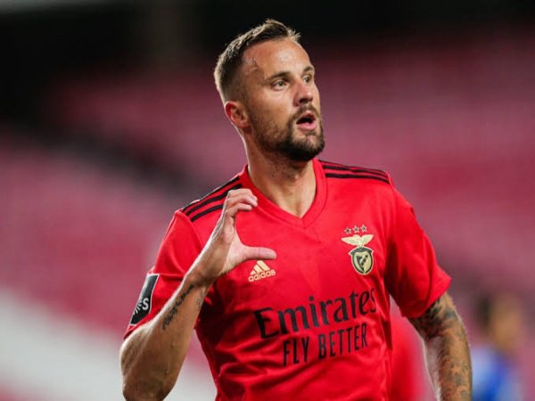 Nuno Espirito incar Seferovic